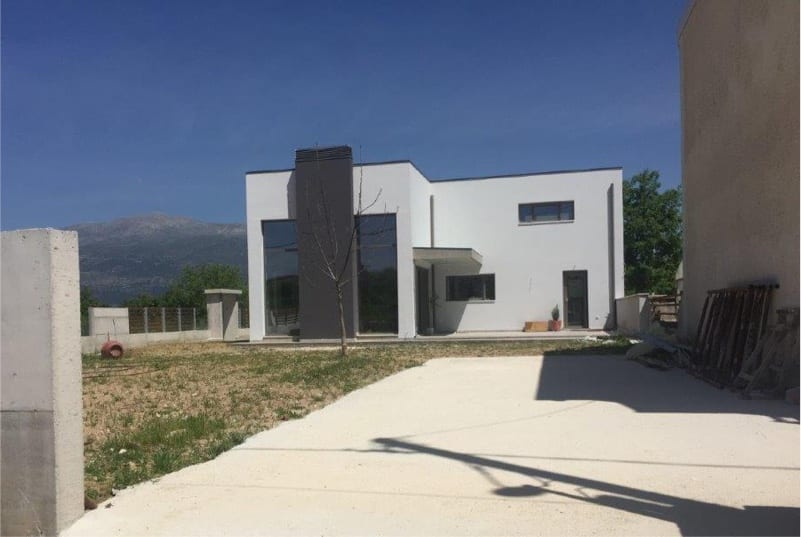Το κτίριο εξωτερικά 