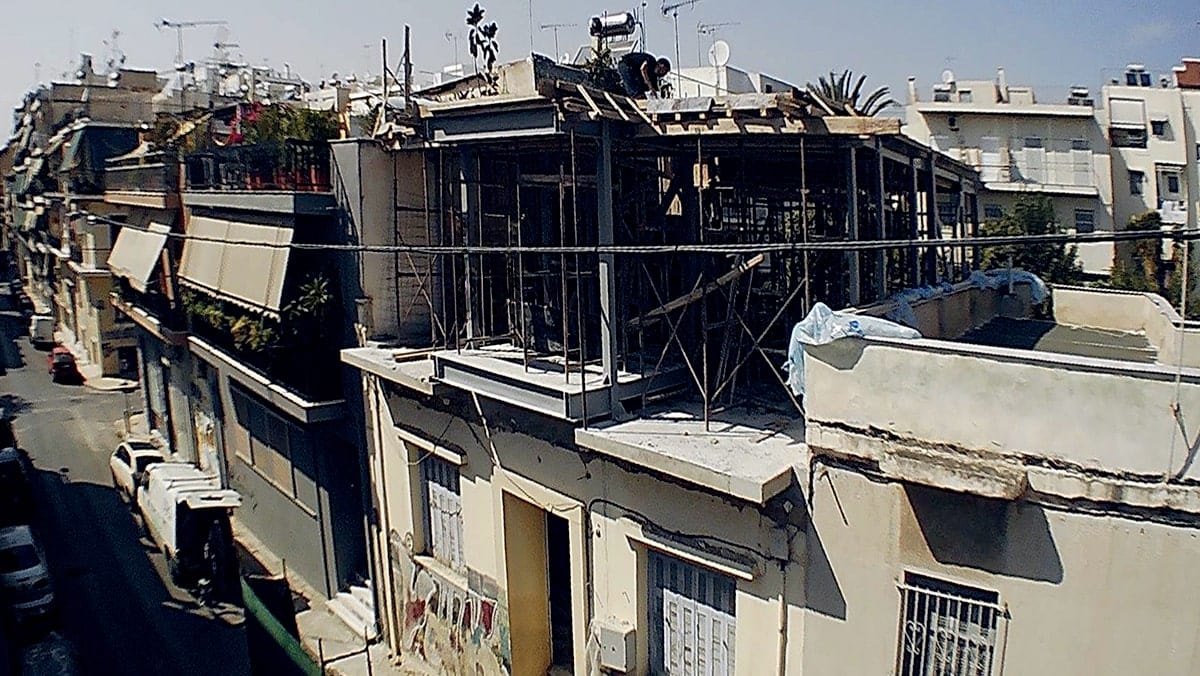 Χαλύβδινος σκελετός ορόφου πάνω σε υφιστάμενο κτίριο στα Άνω Πετράλωνα